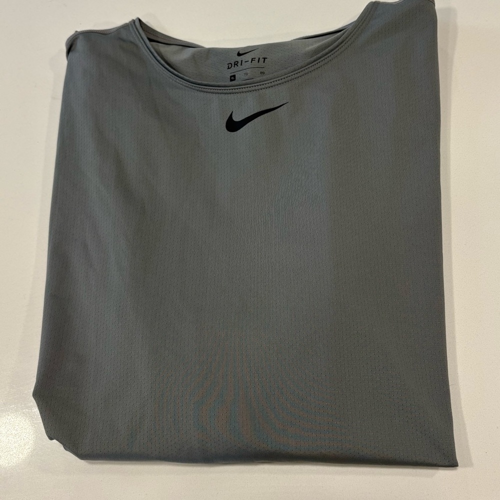 Long sleeve Nike top